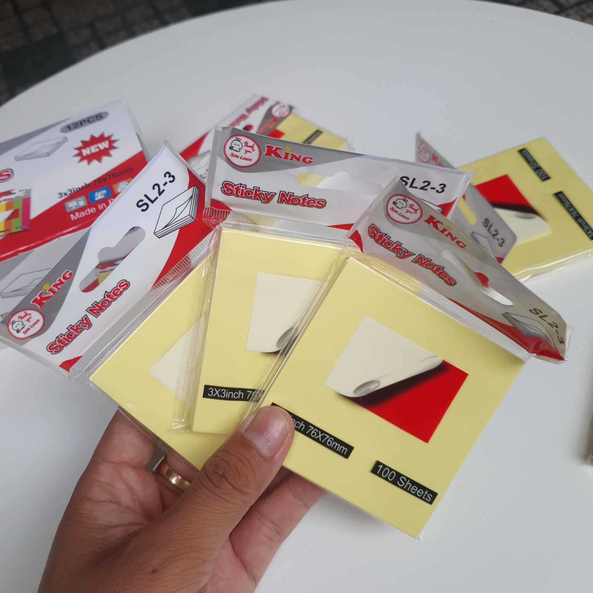 Giấy notes vàng hình vuông (76x76mm) xấp gồm 100 tờ