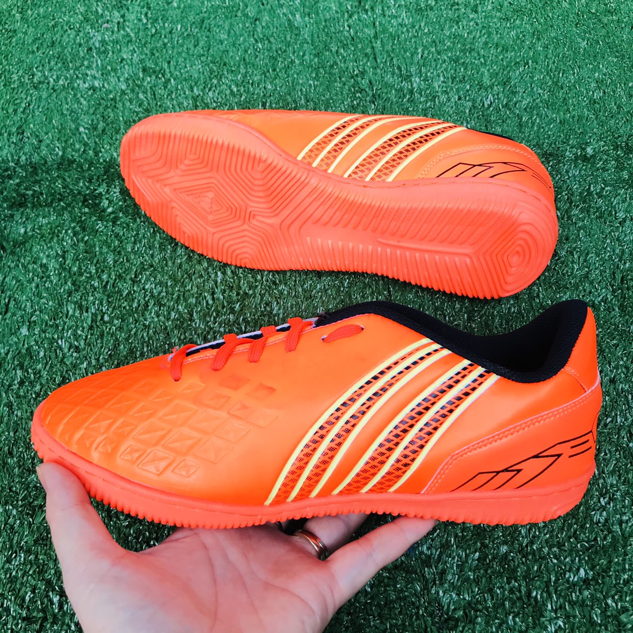 [HCM]Giày đá bóng giày đá banh pan futsal đế bằng