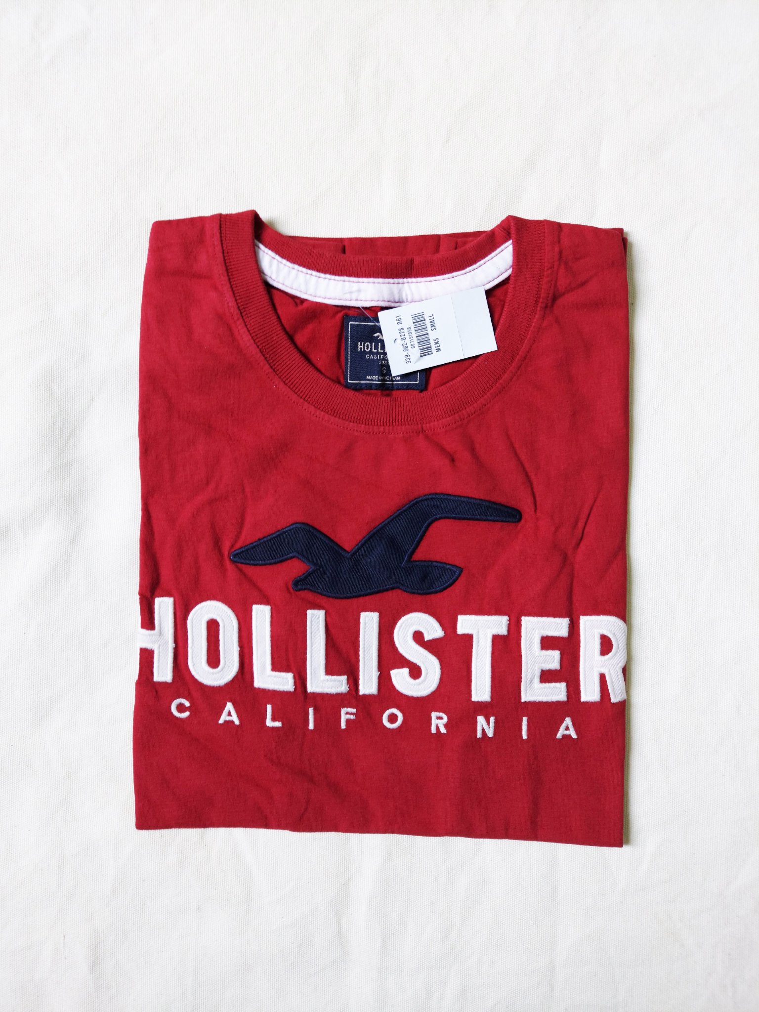 Áo thun Hollister Red California