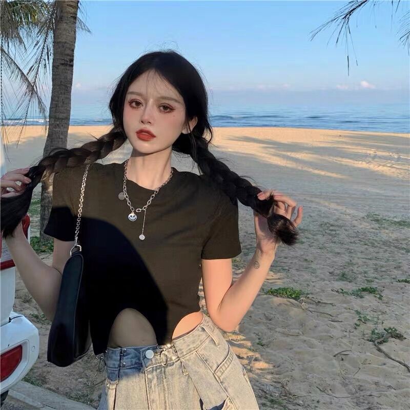 Áo Croptop Cut Out Phối Khoen