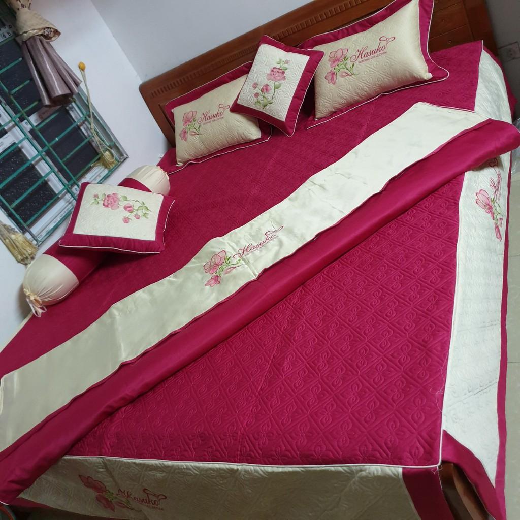 Set chăn ga chần thêu satin 7 món cao cấp Hasuko màu đỏ