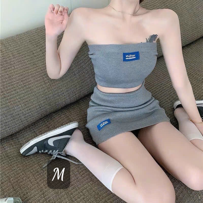 Sét bộ áo ống logo chữ croptop phối chân váy logo chữ bên cực xinh , chất thun bozip mềm mịn