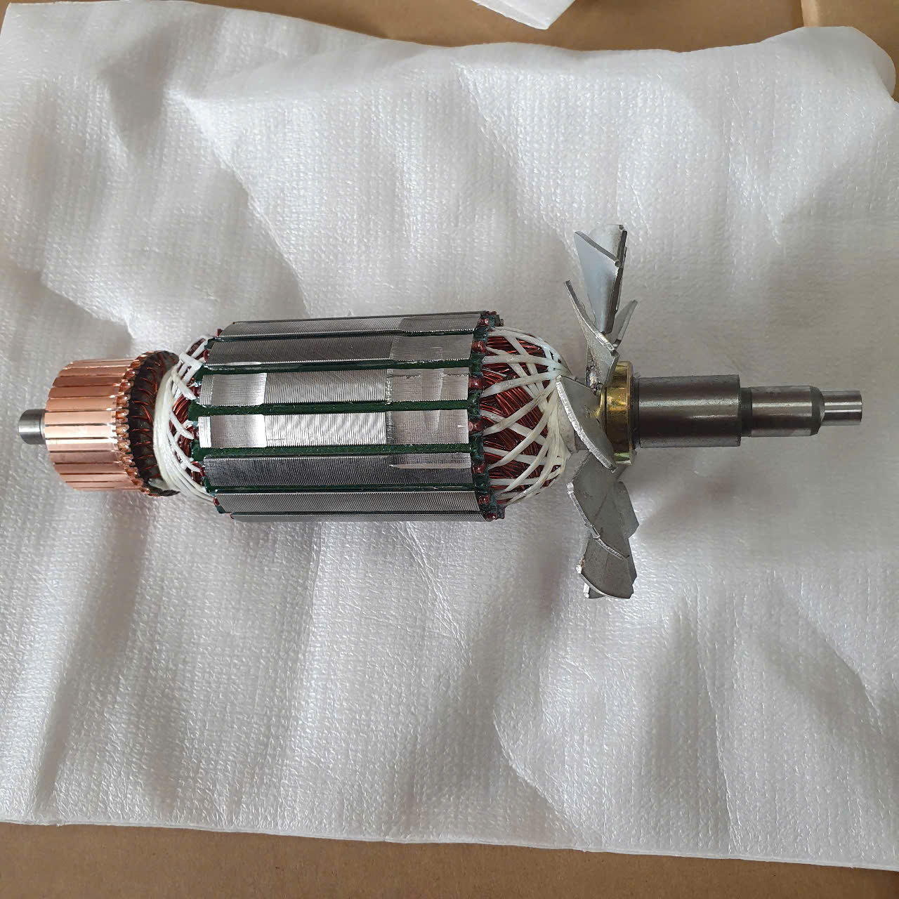 ROTO  Máy cắt sắt thủy lực phi 25 Hàn Quốc