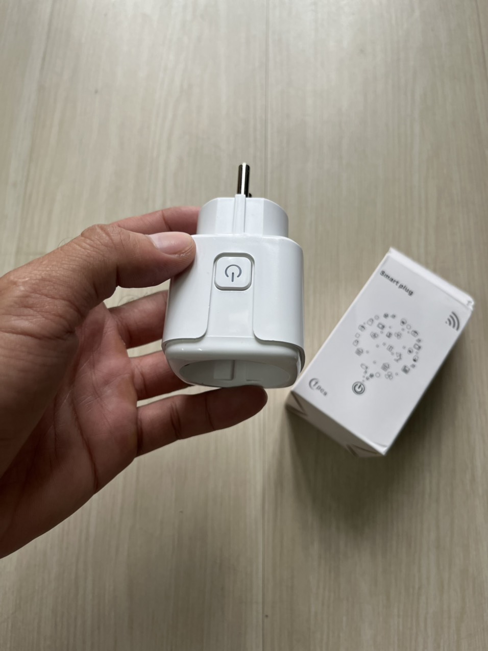 Ổ cắm thông minh wifi tuya