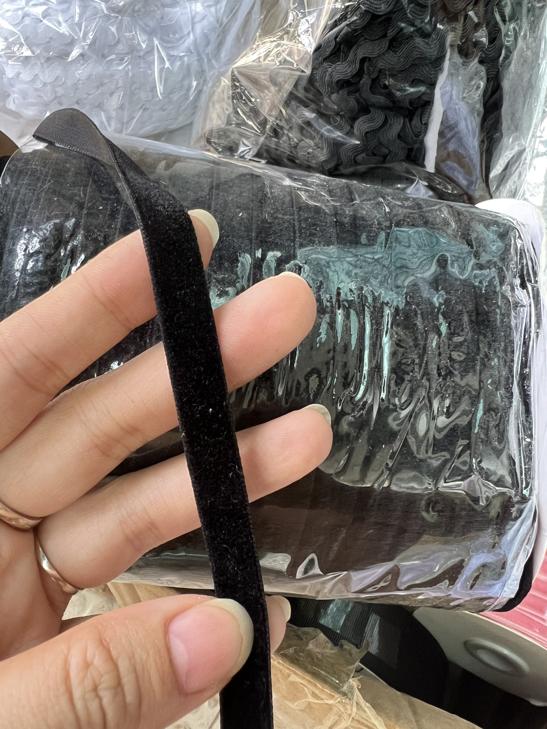 Ruy Băng Nhung 1cm (5k/mét)