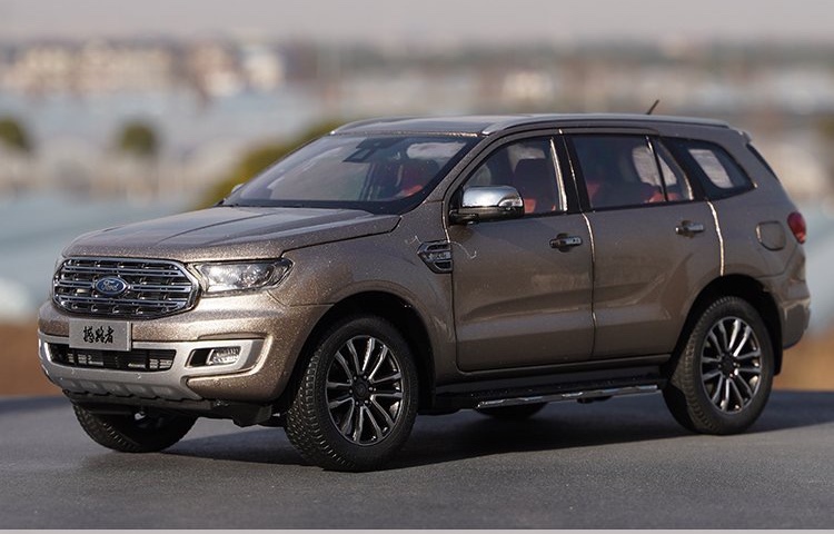 [HCM]Mô hình Ford Everest tỉ lệ 1:18 (xe có sẵn)