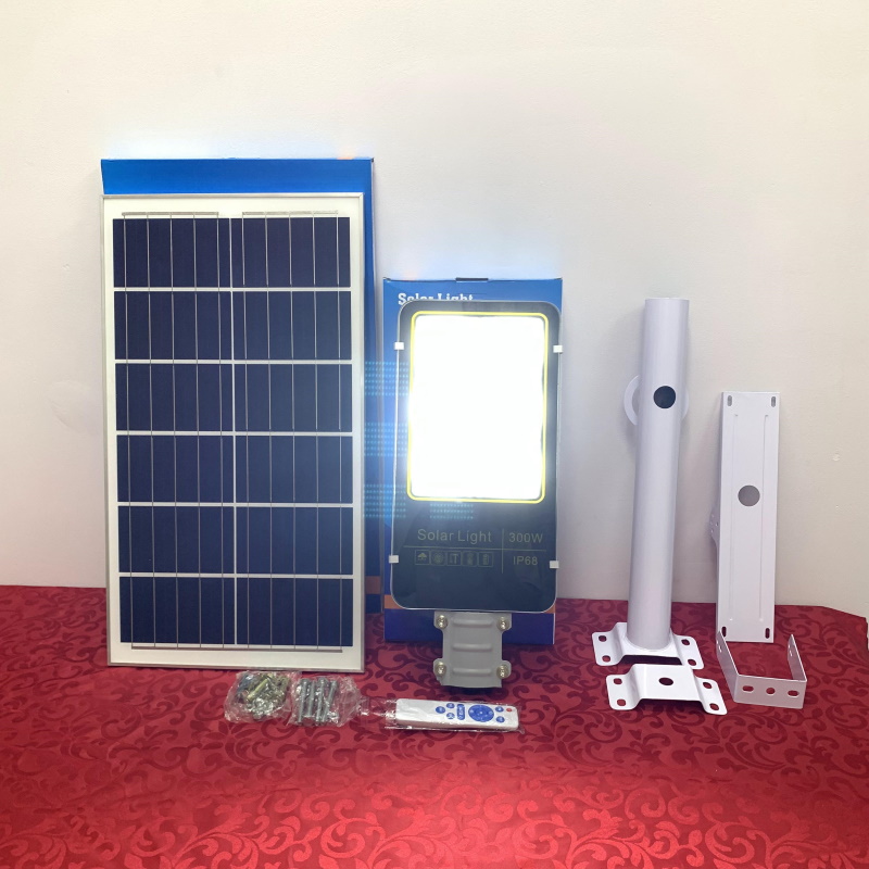 Đèn Cao Áp Năng Lượng Mặt Trời 300W Mẫu Mới IP68 Chống Nước