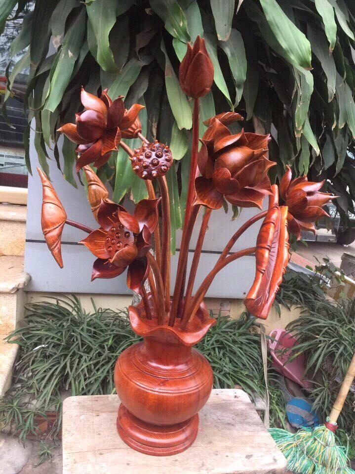 Lọ hoa sen gỗ hương đỏ