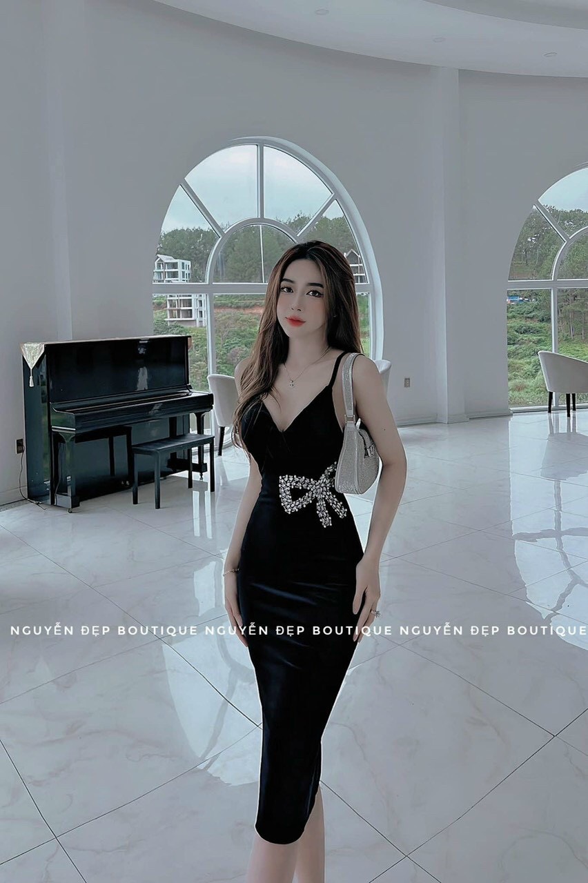 Đầm 2 dây nhung đính nơ đá sang trọng
