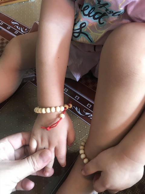 chiếc Vòng dâu tằm cho bé