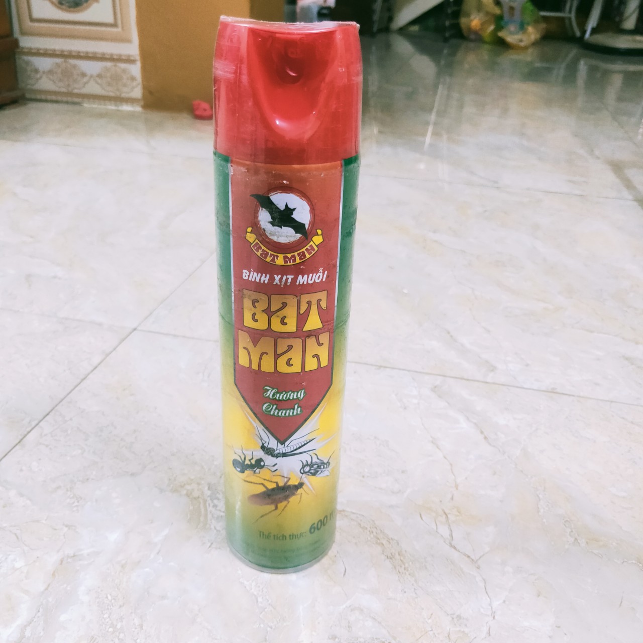 Bình xịt diệt gián, ruồi, muỗi, kiến Côn trùng Batman Chai to 600ml