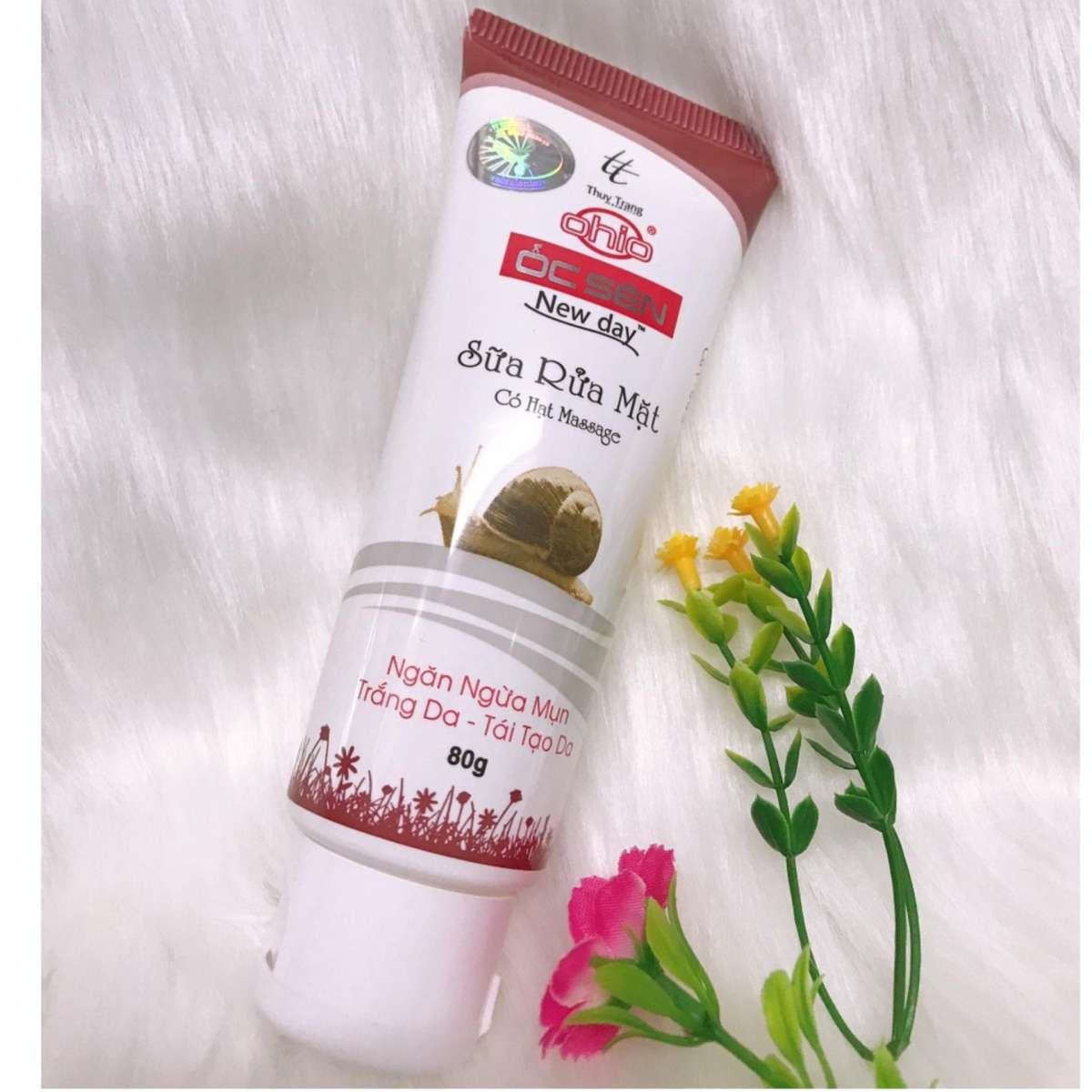 [HCM]Sữa rửa mặt Ngăn ngừa mụn – Trắng da – Tái tạo da Ohio Ốc sên New Day 80g (Trắng – Đỏ)