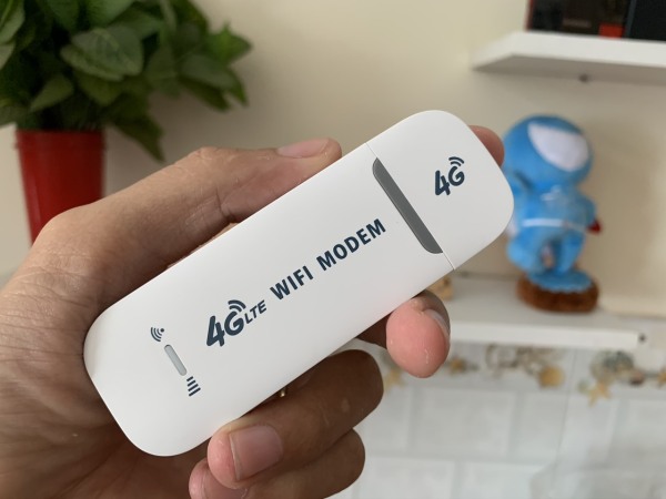 USB 4G DONGLE Dcom 3G 4G Tích Hợp Phát Wifi Tốc Độ Cao 15 thiết bị dcom 3g wifi