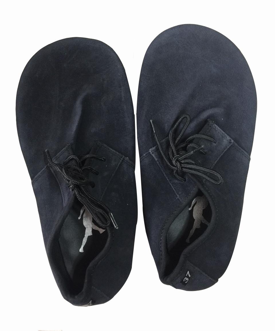 Giày đá cầu mỏ vịt