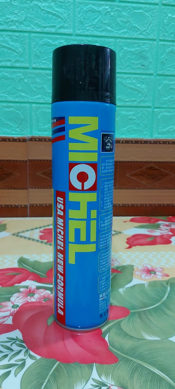 Bình xịt vệ sinh khoang máy oto MICHEL 650ml
