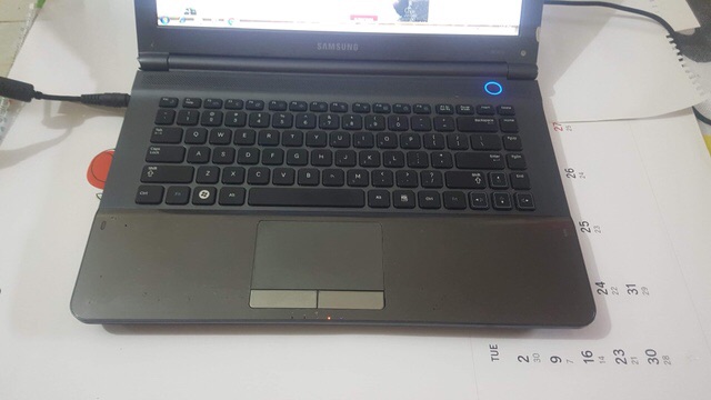 Máy tính xách tay Samsung RC418
