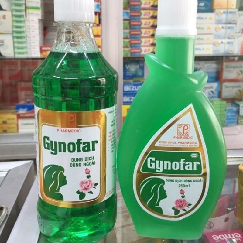 Dung dịch vệ sinh phụ nữ / Nước rửa phụ khoa Gynofar (PHARMEDIC)
