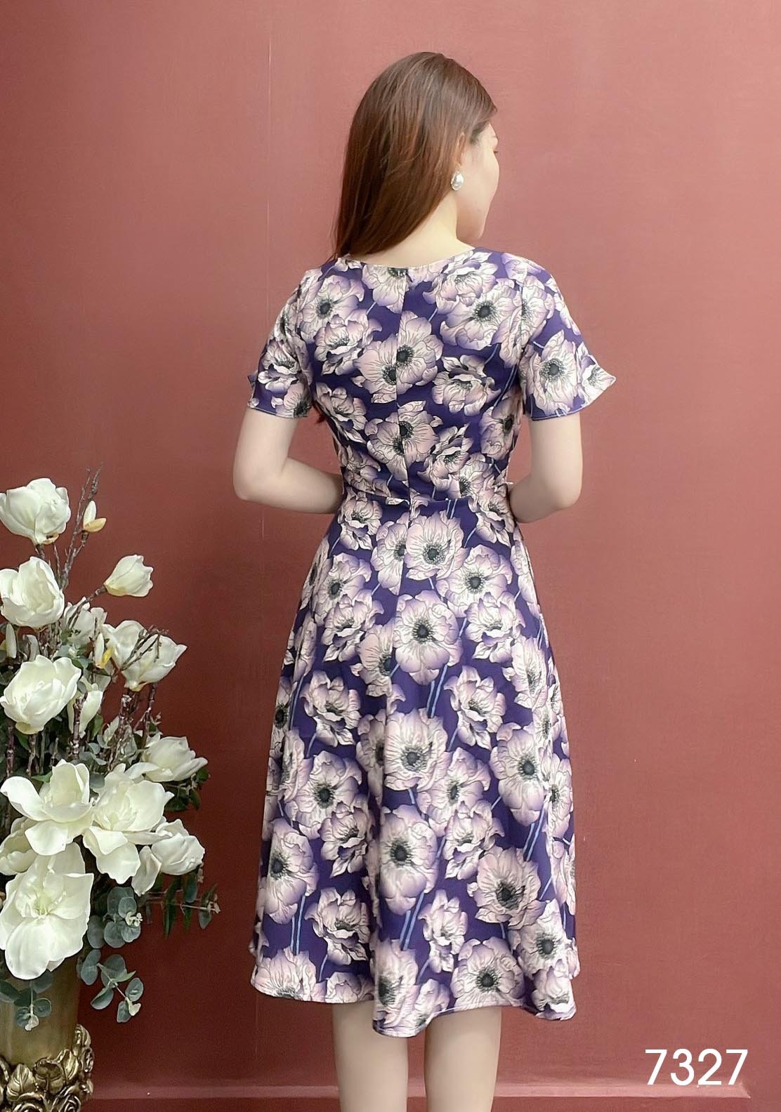Đầm EMY EM7327 Xoè Tím Cổ Cách Điệu