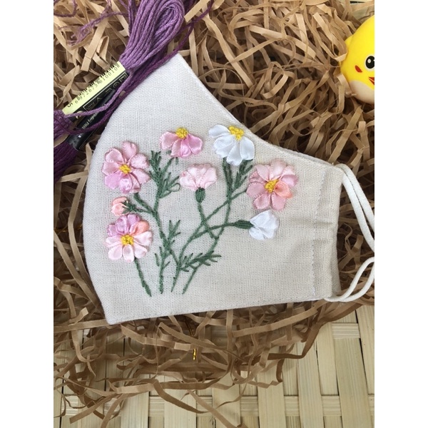 khẩu trang thêu handmade(có nút điều chỉnh)