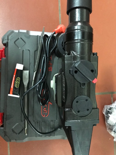 Máy khoan đục HUGONG 613