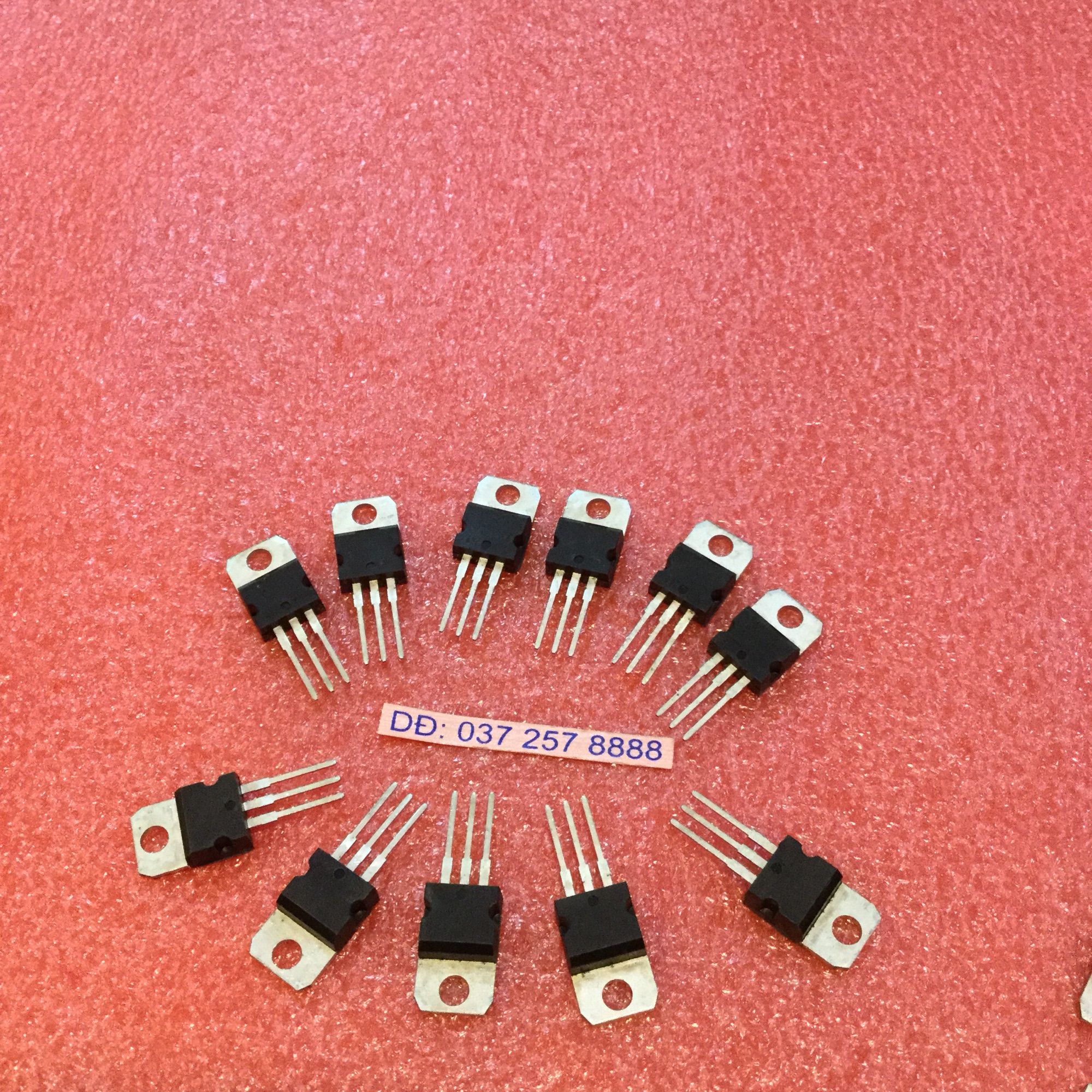 IC ổn áp 7824-24 v (10 chiếc)