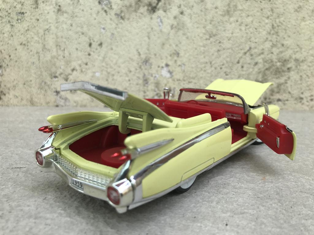 [HCM]Mô hình xe cổ CADILLAC Eldorado 1959 - 1:32