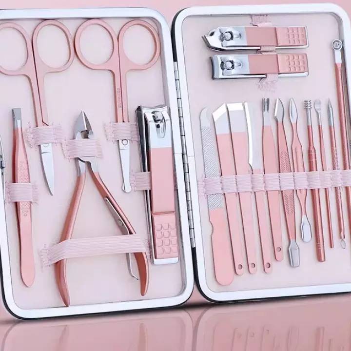 Bộ Dụng Cụ Bấm Móng Tay 18 món (Dụng cụ cắt móng, làm móng, ráy tai, mụn tiện dụng)
