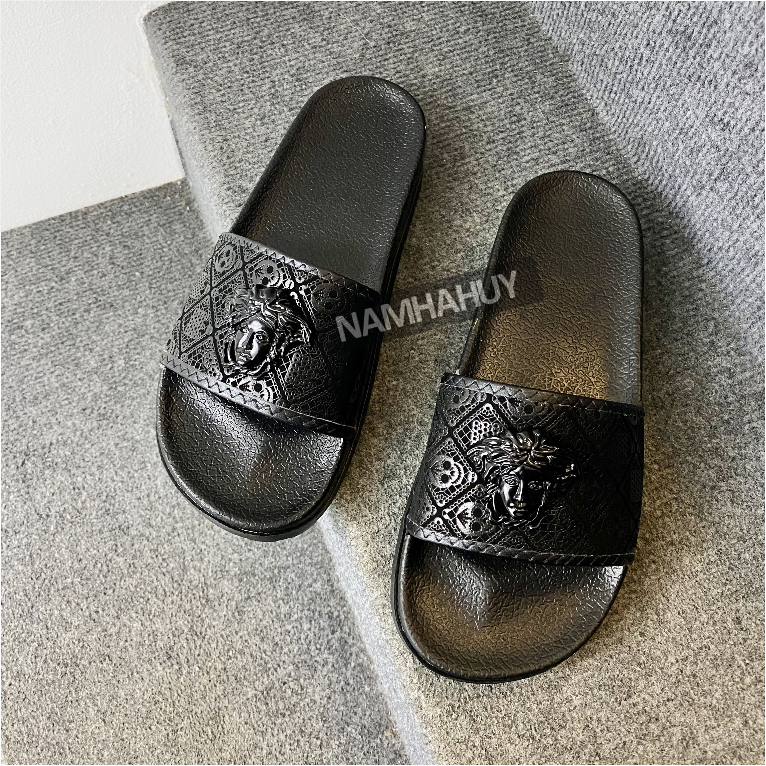 DÉP NAM QUAI NGANG, DÉP LÊ NAM ĐẾ CAO 3.5 CM QUAI DA ĐÍNH LOGO MẶT NGƯỜI CỰC KÌ NGẦU - DÉP NAM THỜI TRANG 2021 - EXPORT SHOES