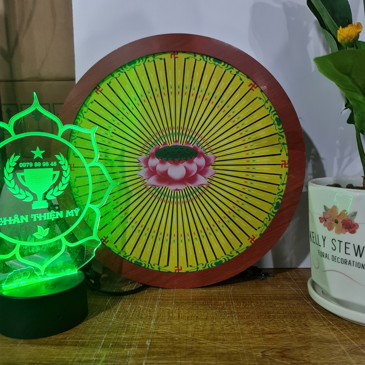 Đèn thờ hào quang hoa sen