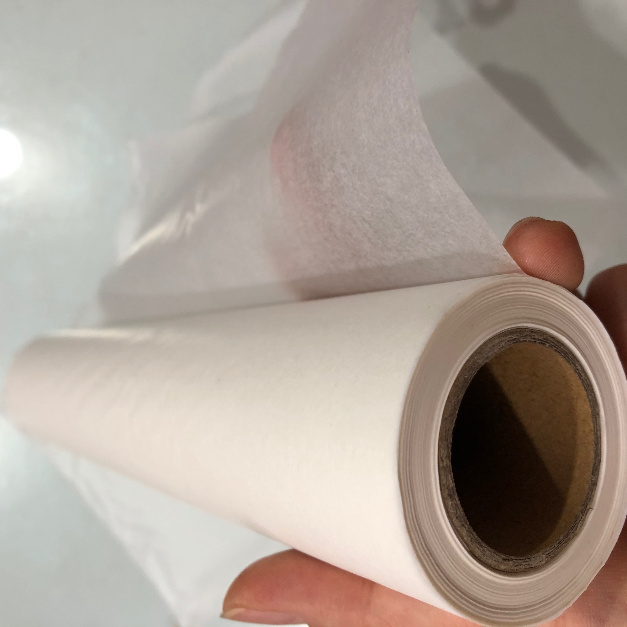 Cuộn giấy mỏng thiết kế rộng 30cm dài 50m