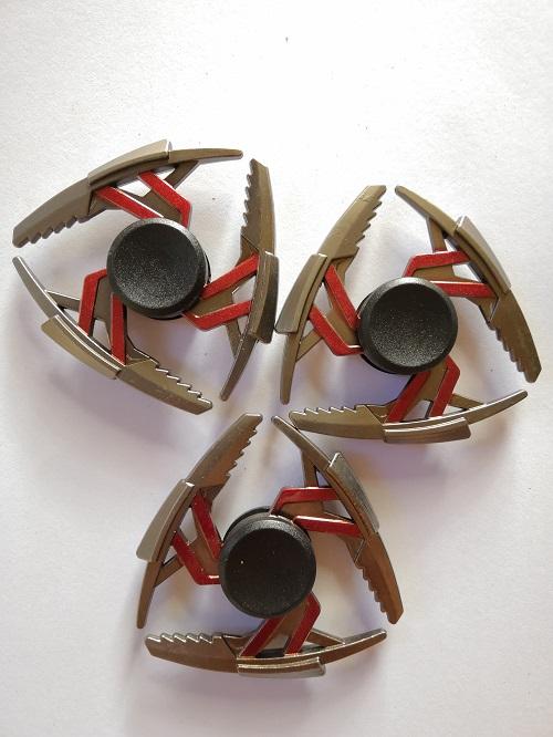 Spinner (con quay) đầu cuốc chim răng cưa
