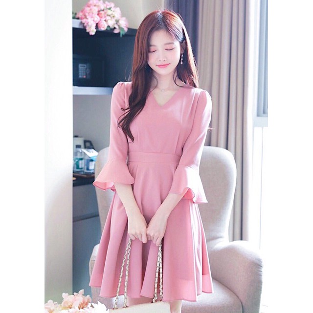 Đầm hồng tay loa thắt nơ