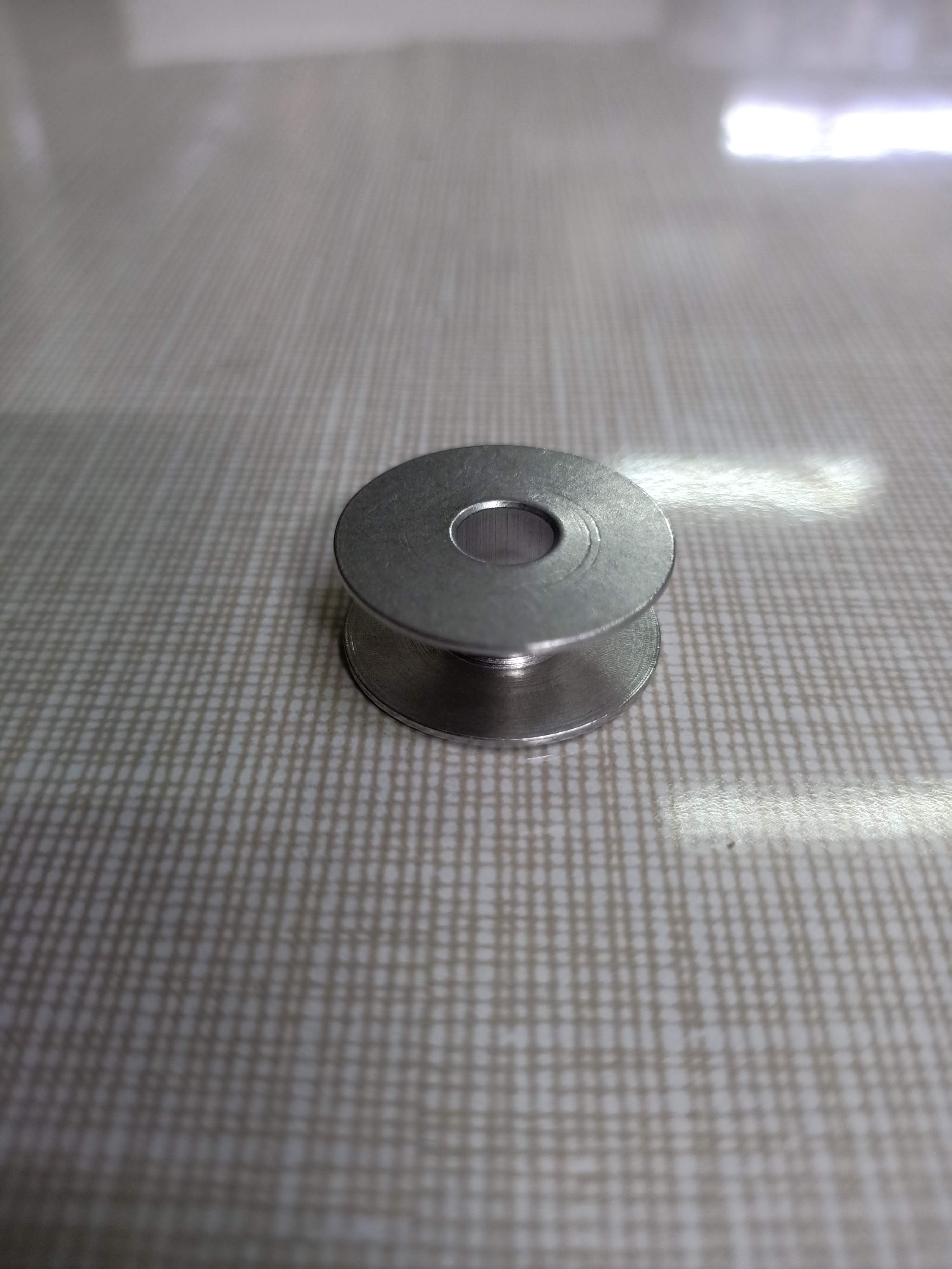 10 Suốt máy may công nghiệp.