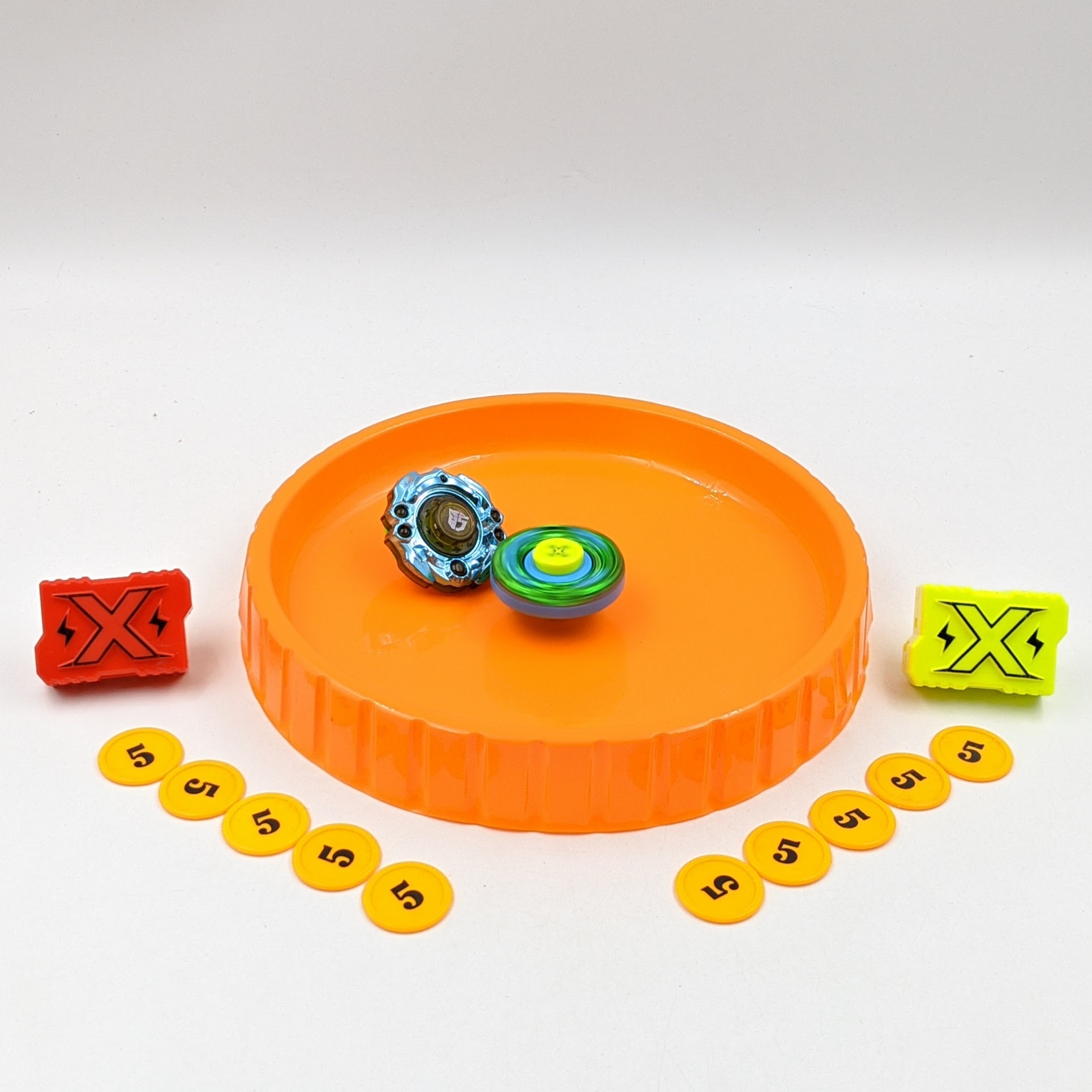 Bộ đồ chơi con quay vô cực Infinity Nado gồm 2 con quay kim loại  và sàn đấu