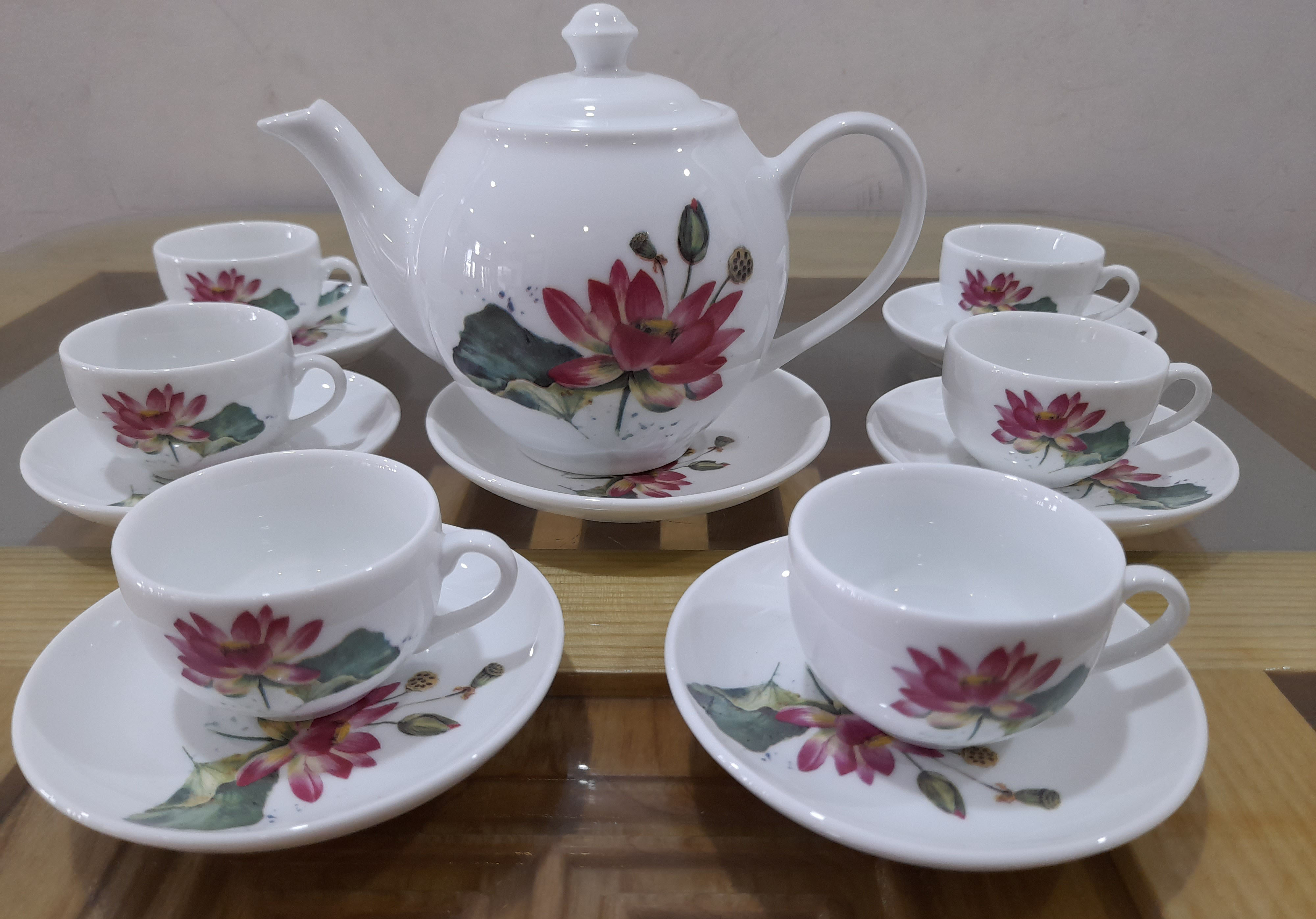 Bộ trà/bộ ấm chén hoa súng, hàng đẹp, giá tốt