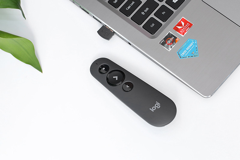BÚT TRÌNH CHIẾU LOGITECH R500