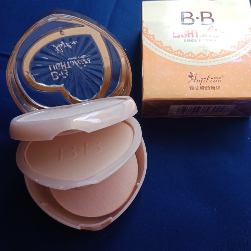 [HCM]Phấn Nền BB Light Skin 2 Tầng Có Bông Phấn Mịn