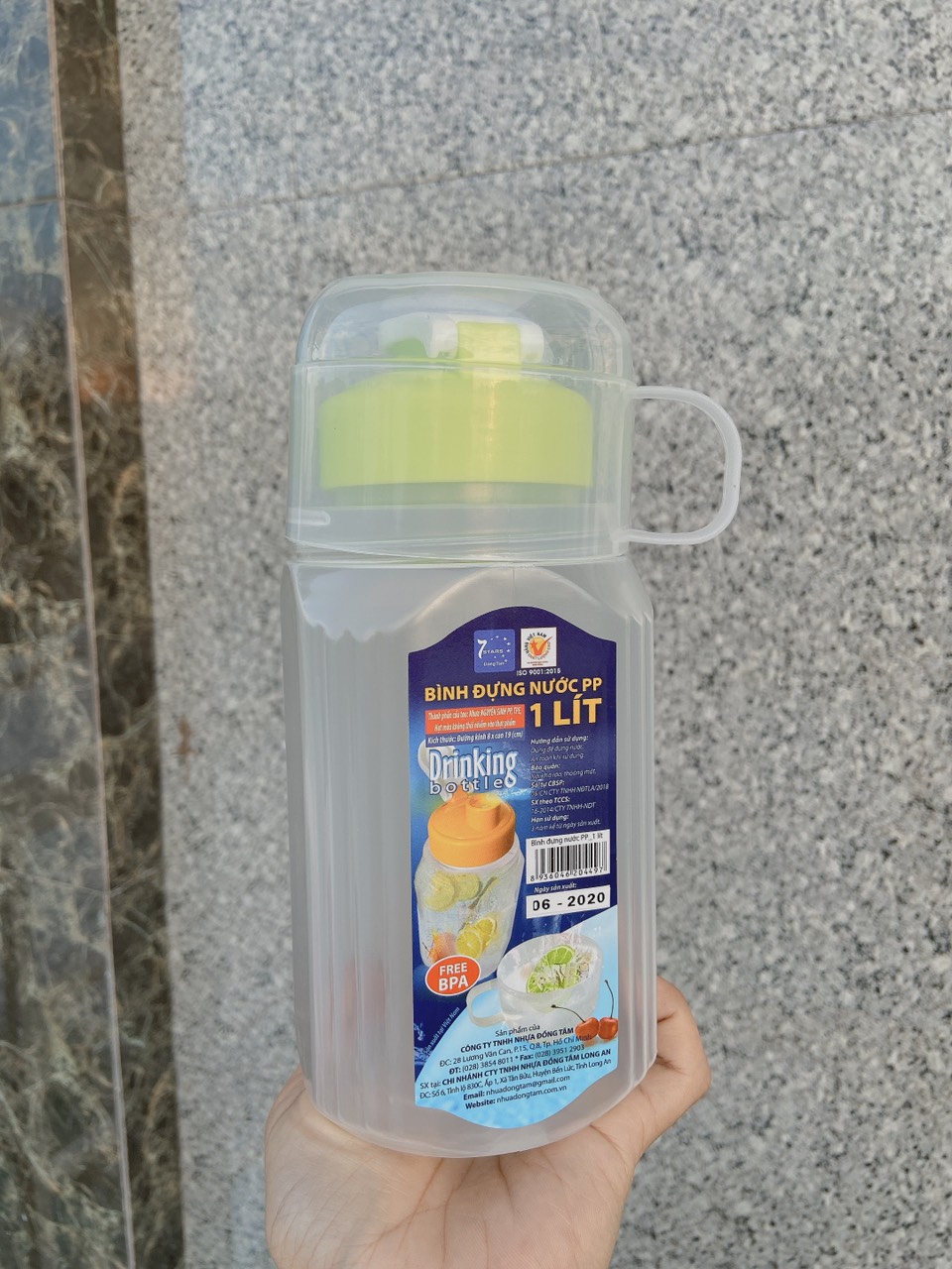[HCM]Bình Nước Siêu Sạch Có Nắp Vặn An Toàn 1L 1L4