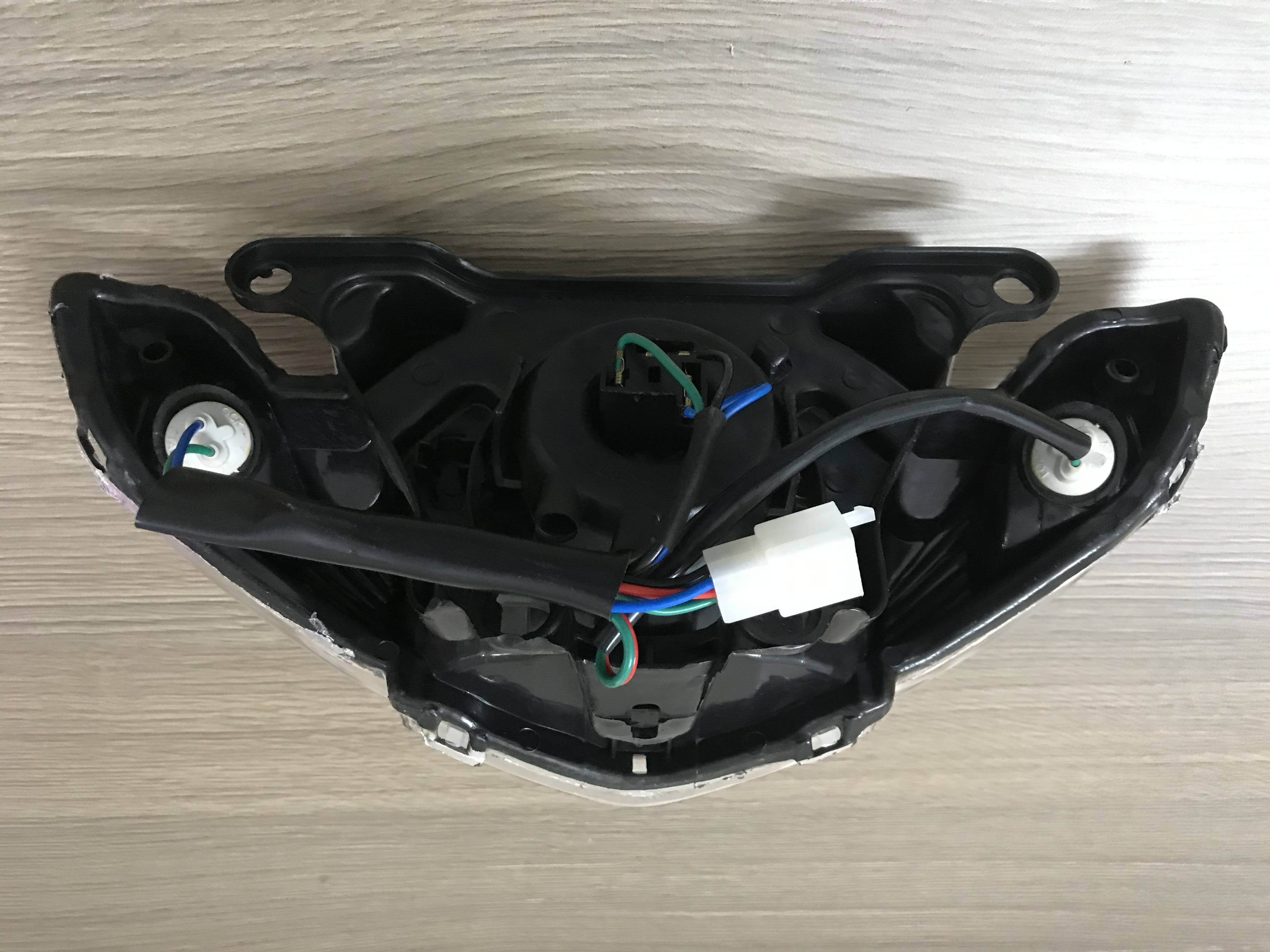 Cụm Đèn Pha Sirius xăng cơ (kèm đuôi bóng đèn đầy đủ ( loại tốt không bị mờ và ố vàng )