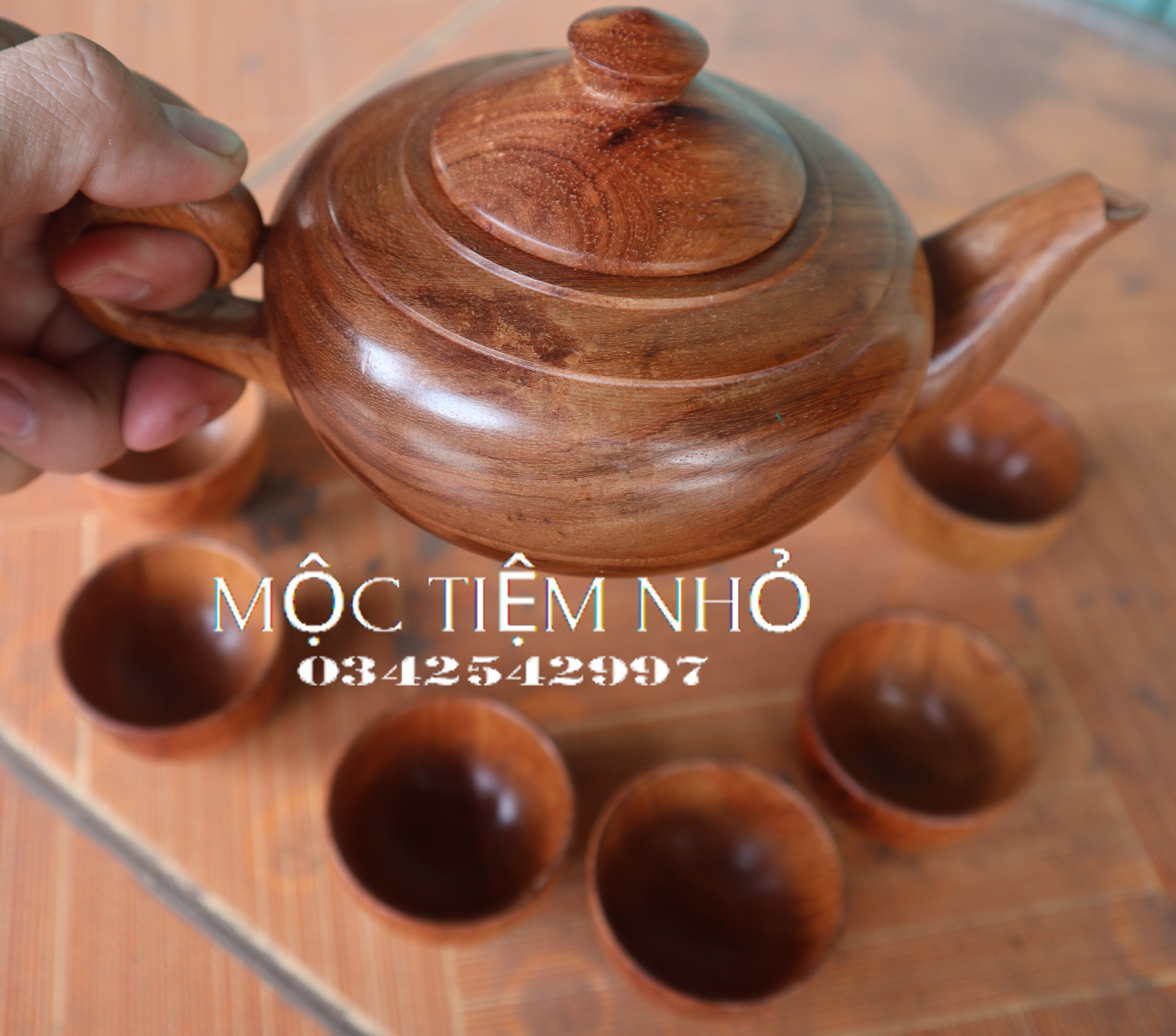 Bộ ấm chén gỗ hương nguyên khối