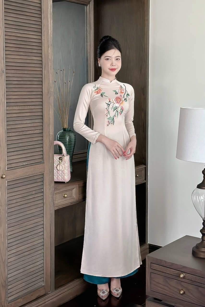 Bộ áo dài lụa Tây Thi thêu hoa nhiều mẫu để chọn
