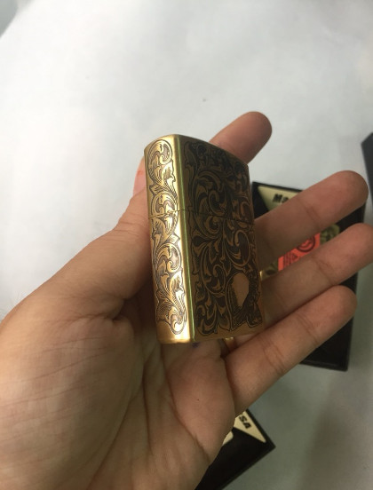 Bật Lửa Zippo khắc 5 MẶT HÌNH THIẾU NỮ - RUỘT VÀNG