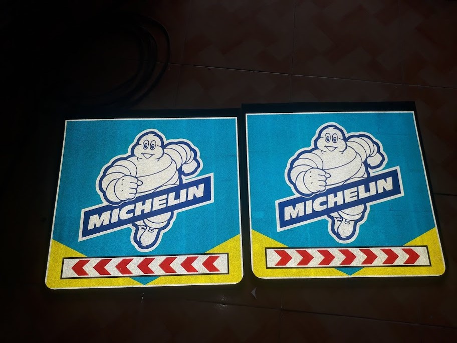 CHẮN BÙN XE TẢI PHẢN QUANG MICHELLIN 2023