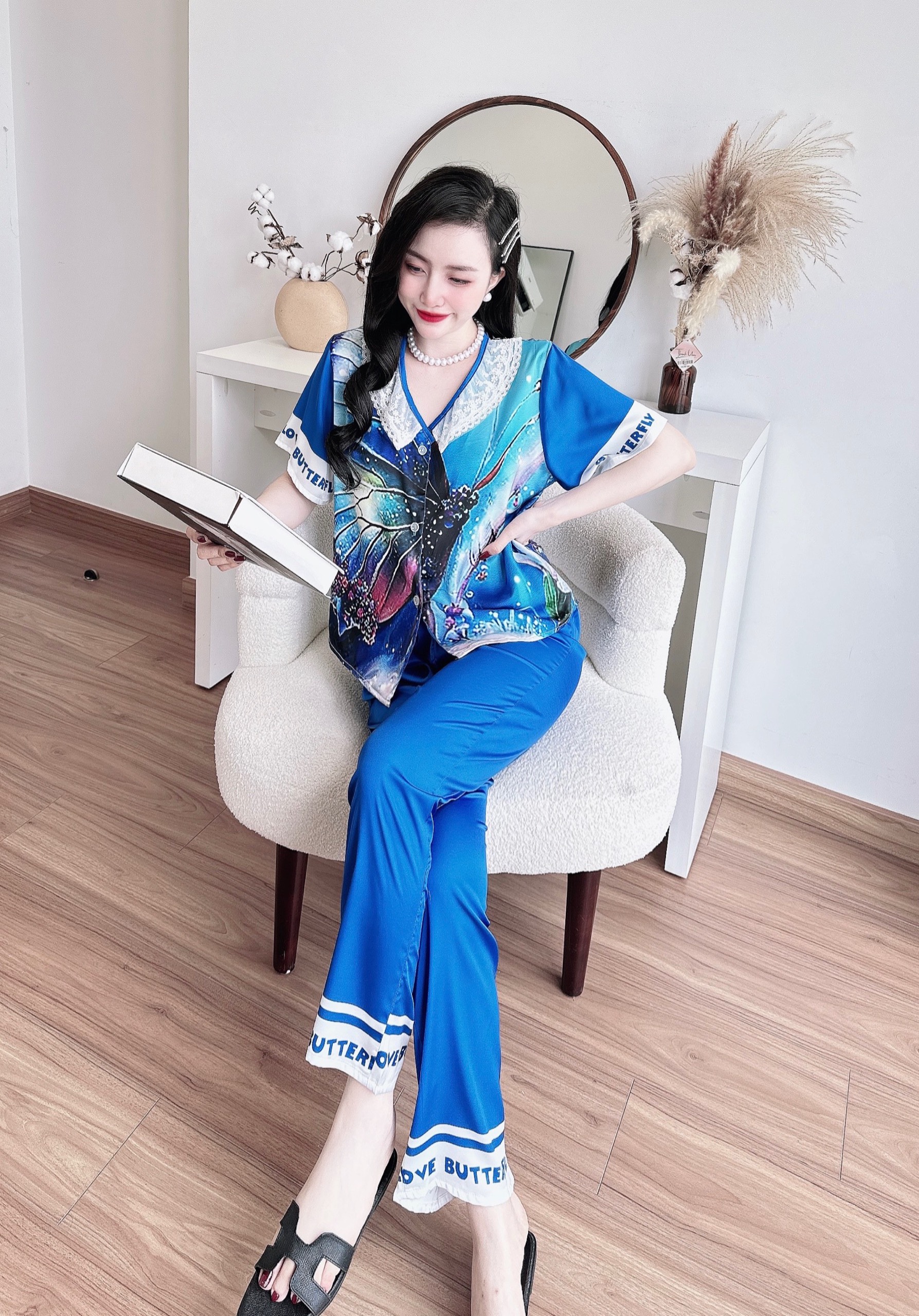 BỘ LỤA TAY NGẮN QUẦN DÀI CỔ PHỐI REN ĐẸP
