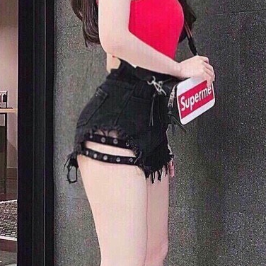 Quần short kaki phối đai hạt