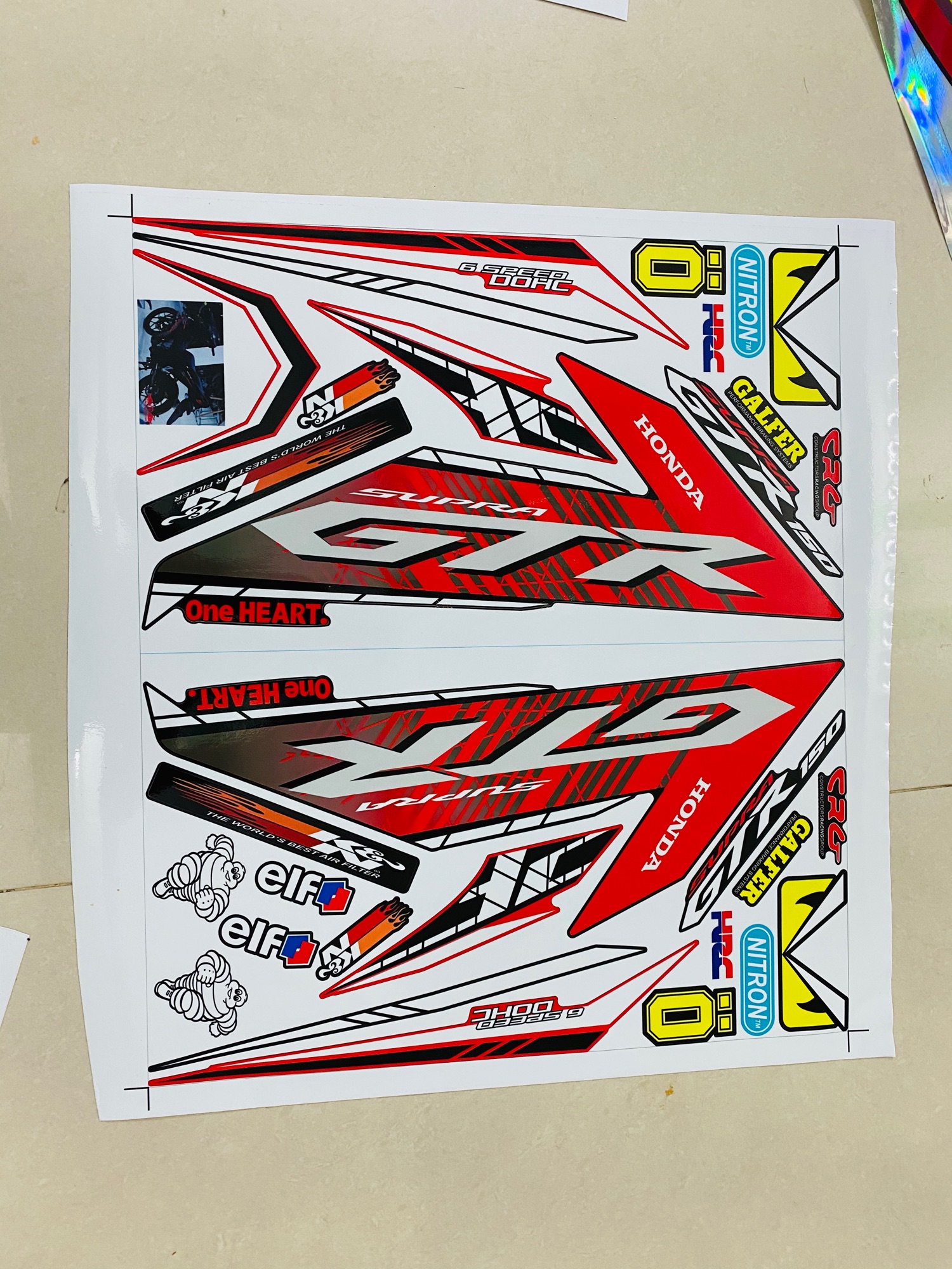 Tem rời Winner GTR đỏ đen