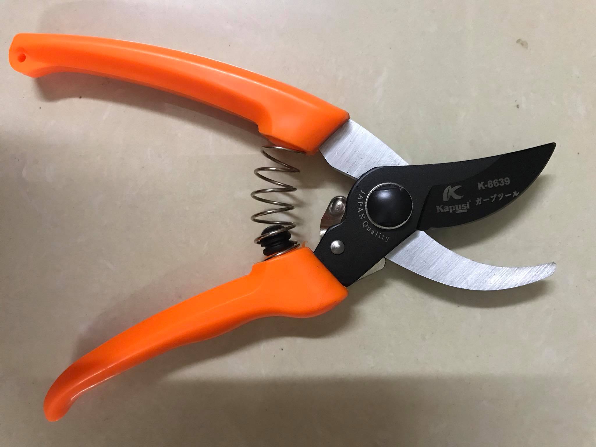 Kéo cắt cành Kapusi lưỡi đen cong K-8639