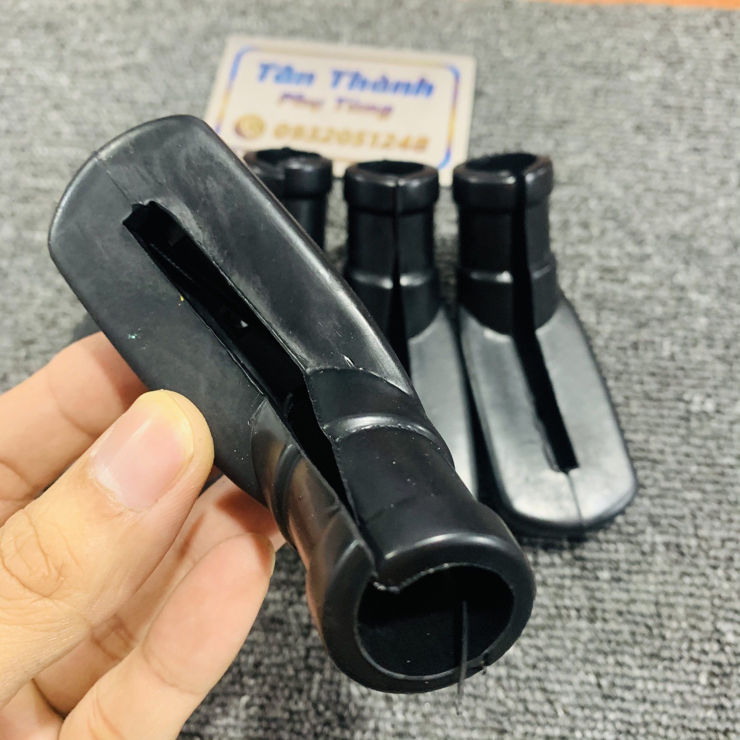 Bọc chân chống xe máy tiện dụng (giá 1 cái)