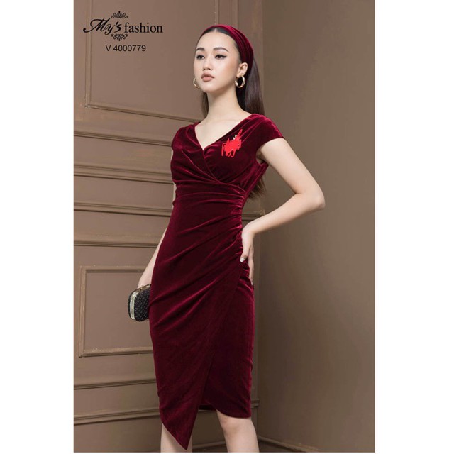 Váy nhung vạt lệch