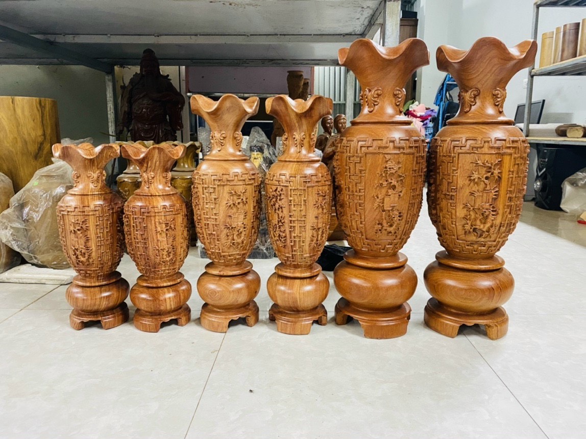 Cặp Lục Bình Trạm Khắc Tứ Quý Gỗ Hương Siêu Vân